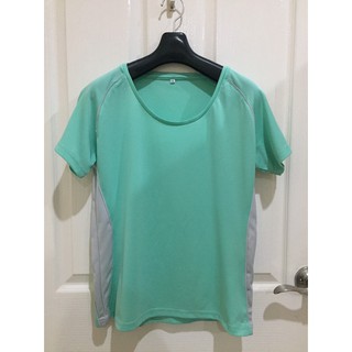 เสื้อยืดสีเขียวแถบเทา Size LL อก 40” ยาว 23”