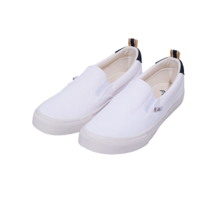 Mc Jeans รองเท้า Slip on สีขาว ทรงสวย ใส่สบาย สามารถใส่ได้ทั้งชายและหญิง รุ่น M09Z00410