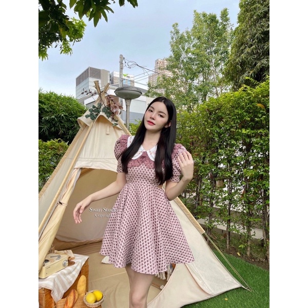 💎พร้อมส่ง💎Swan studio เดรสสีชมพูกระโปรงระบาย