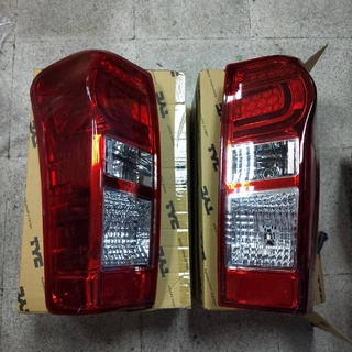 ไฟท้าย dmax 2014 ดีแม็ก 14 LED 1คู่ ยี่ห้อ oem มีของเลย มีขั้วไม่มีหลอด