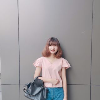 เสื้อแขนระบาย ใส่สบาย