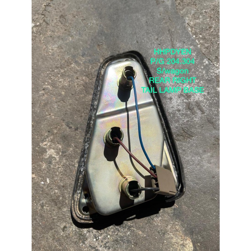 PEUGEOT 204, 304 STATION WAGON REAR RIGHT (RH) TAIL LAMP BASE (1PCS) LIMITED !!