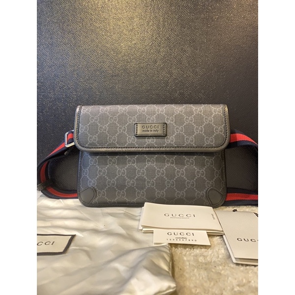 ❌SOLD OUT❌GUCCI Black/grey GG SUPREME belt bag