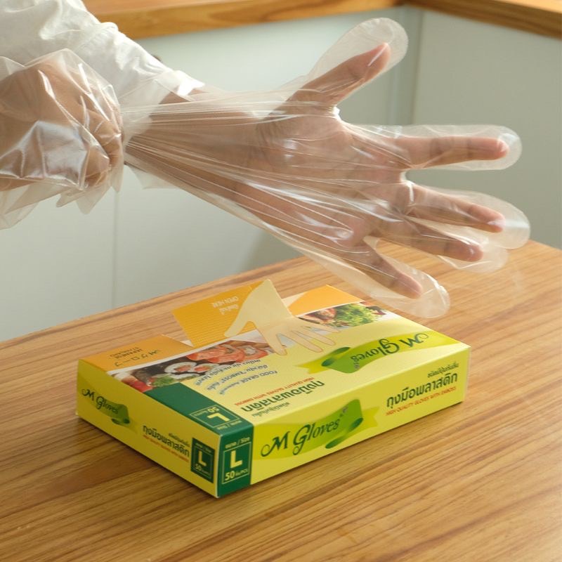 Aprons & Kitchen Gloves 99 บาท M Gloves ถุงมือพลาสติก ทำอาหาร (แพ็ค 50 ชิ้น)  ถุงมือทำอาหารเบอร์S ถุงมือทำอาหารเบอร์L Home & Living