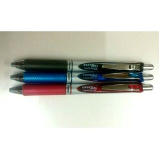 ปากกาหมึกเจล pentel  รุ่น energel ขนาดเส้น 0.7 mm