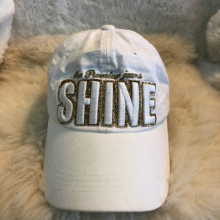 หมวกผ้า SHINE สีขาวสภาพดี