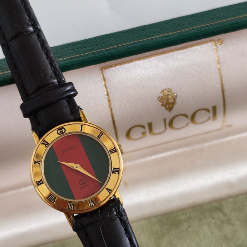 นาฬิกา Vintage Gucci ของแท้ หน้าเขียวแดง หายากๆ พร้อมกล่อง มือสอง ระบบ quartz