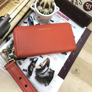 CHARLES &amp; KEITH Cut Out Detail Wristlet Strap Wallet  สีส้ม ลายหนังคาเวียร์