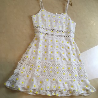 Mini-dress สายเดี่ยว ปักดอกเดซี่