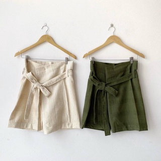 Woven Shorts กางเกงสั้นเอวสูงทรงเลเขียวขี้ม้า