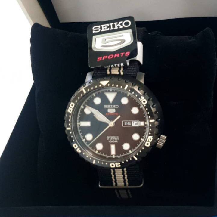 (มือสองไม่ได้ใส่ แท้ 100% ประกันหมด)Seiko 5 Sport Automatic นาฬิกาข้อมือผู้ชาย สายผ้า AUTOMATIC 100M รุ่น SRPC67K1