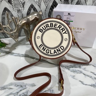 Burberry Logo Graphic canvas  Collection ใหม่