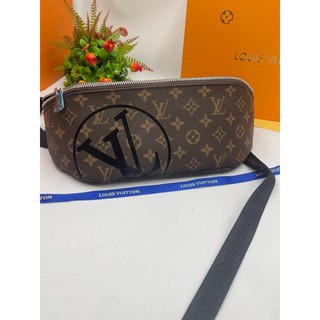 กระเป๋าคาดอก Louis Vuitton