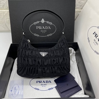 พร้อมส่ง กระเป๋าสะพายแบรนด์เนมPrada size 21cm