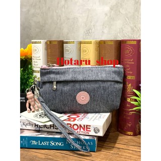 Kipling Niylah Pouches อีกหนึ่งคอลเลคชั่นจาก Grey Weave ที่มาในรูปแบบทรงคล้องมือ