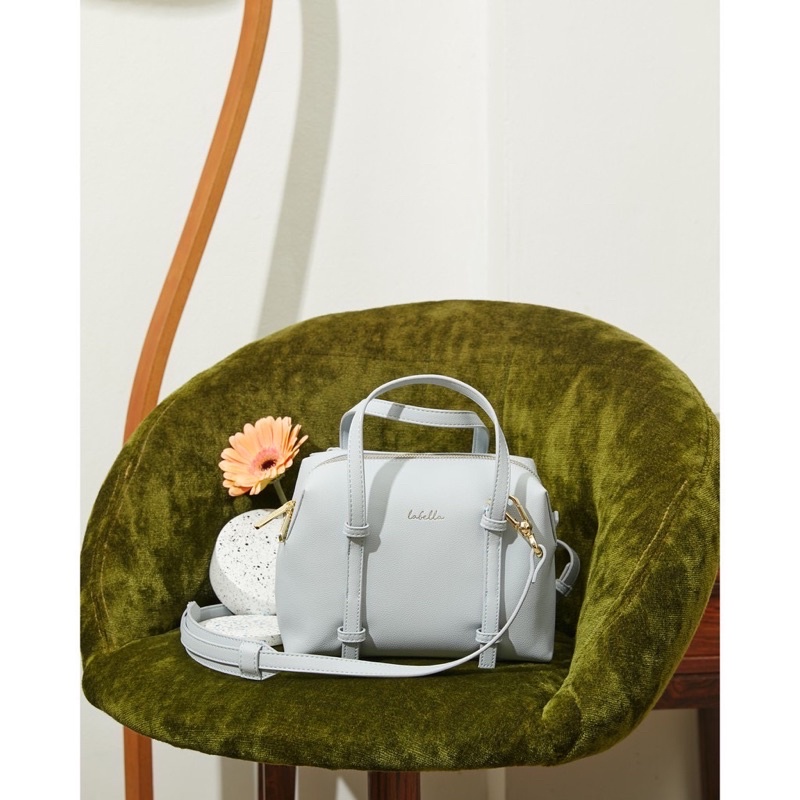 กระเป๋าสตรี Labella ของแท้ 100% มือสองสภาพดี