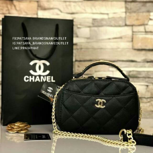 Size mini xs 
Chanel cosmetics box bag  l 
From chanel counter brand แท้💯 #พรีเมี่ยมกิฟ 
กระเป๋าเครื่องสำอางค์ 2ซิป