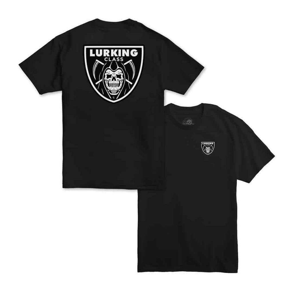 Lurking Class โดย Sketchy Tank Shield เสื้อยืดแขนสั้นสีดํา