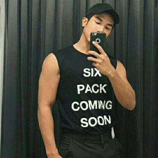 เสื้อแขนกุด Free Size ลาย SIX PACK COMING SOON อก 40"ยาว 28" วงแขน 10"