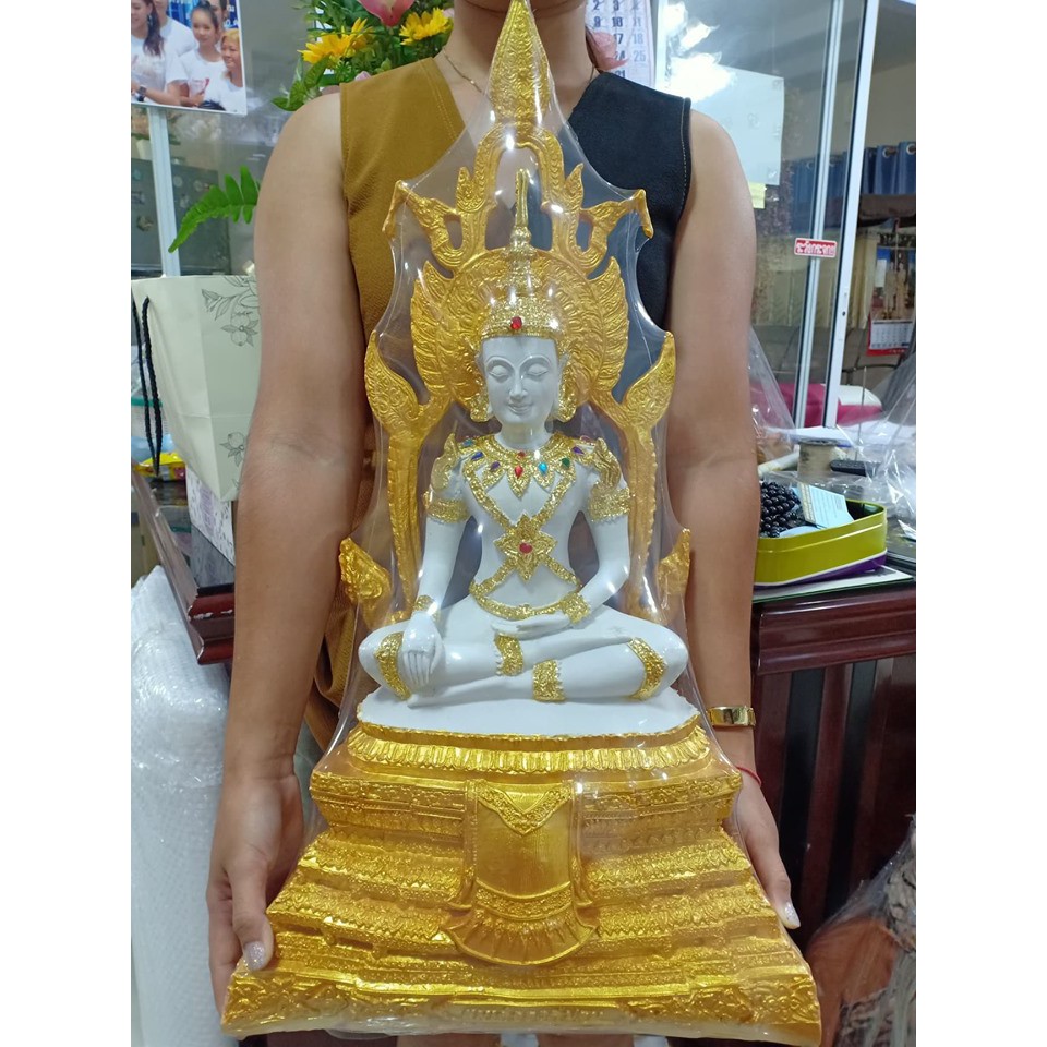 สมเด็จองค์ปฐม พระจักรพรรดิ กว้าง14นิ้ว สูง27นิ้ว องค์ใหญ่