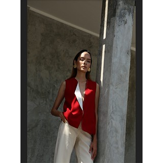 เสื้อเบลเซอร์ S.EAM - Sleeveless Blazer w/ Contrasing Collar | RUBY WHITE