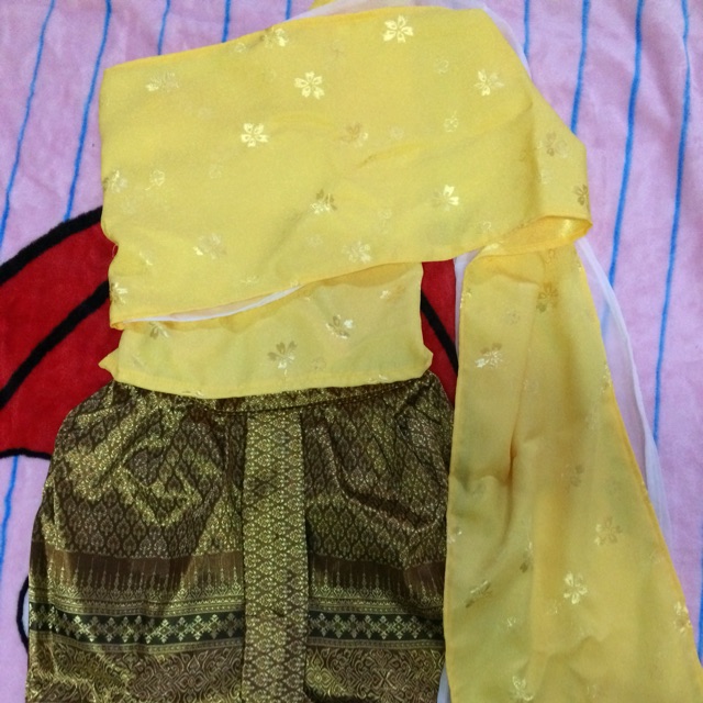 ชุดไทยเด็ก สไบ โจงกระเบนอย่างดีสีเหลืองเด็กผู้หญิง 7-8 ปี