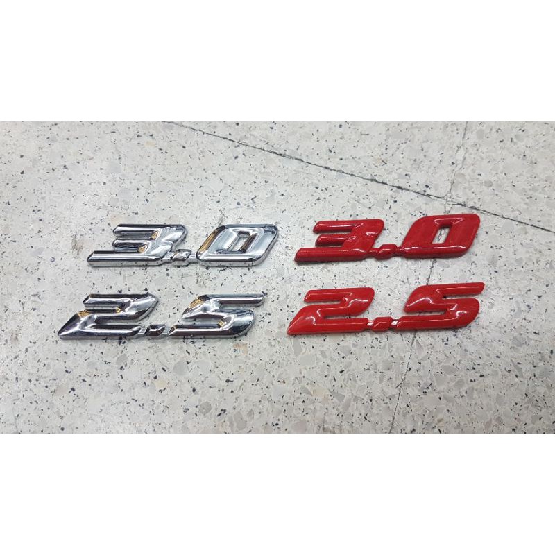 ISUZU 3.0 , 2.5 LOGO 3D โลโก้ตัวเลขติดด้านหลัง