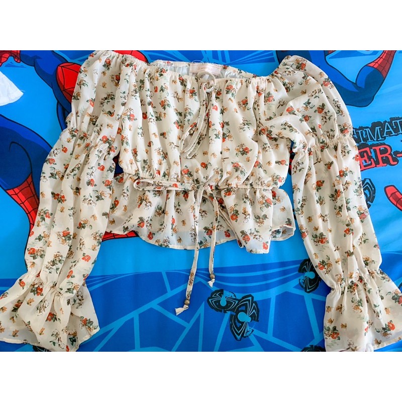 เสื้อครอปแขนยาวลายดอก งานป้าย Siwashop💌