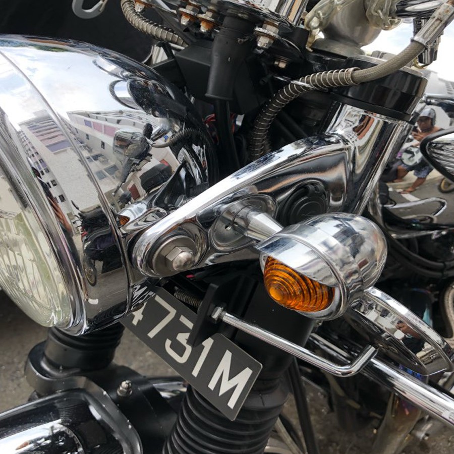 2pcs Universal Chrome รถจักรยานยนต์ไฟเลี้ยวไฟแสดงสถานะเหล็ก Flashers สําหรับ Yamaha Honda Steed Shadow Triumph Harley
