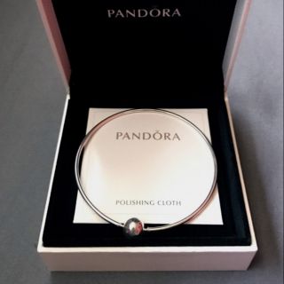 กำไลข้อมือ pandora แท้ พร้อมกล่องแท้ ส่งฟรีให้ค่ะ