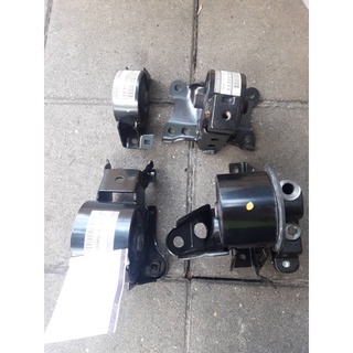 ยางแท่นเครื่องแท้Nissan xtrail T30 QR2.0  qr2.5เครื่อง2.0/2.5