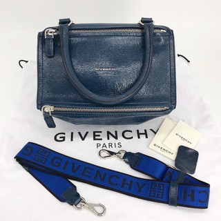 Givenchy Pandora Small Logo Strap ( Good Condition) สีน้ำเงิน