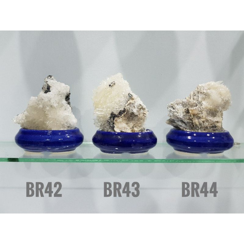 LIVING CRYSTAL STONE DECORTATIONS & MOUNTAIN CRYSTAL STONES.