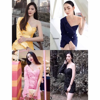 TwinsShopVip💗พร้อมส่ง TW11044 เดรสสายเดี่ยวไหล่เดียวแต่งกระดุมหน้า One shoulder strapless dress with button fr