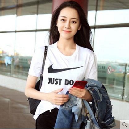 Original Nike Women  s Fashion เสื้อยืดแขนสั้นสีดำสีขาว 889404