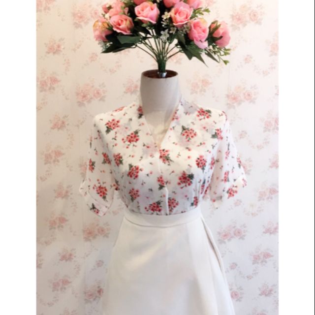 'Peony Top 🍬พร้อมส่ง‼️
💕เสื้อคอวี ไม่บางน๊า