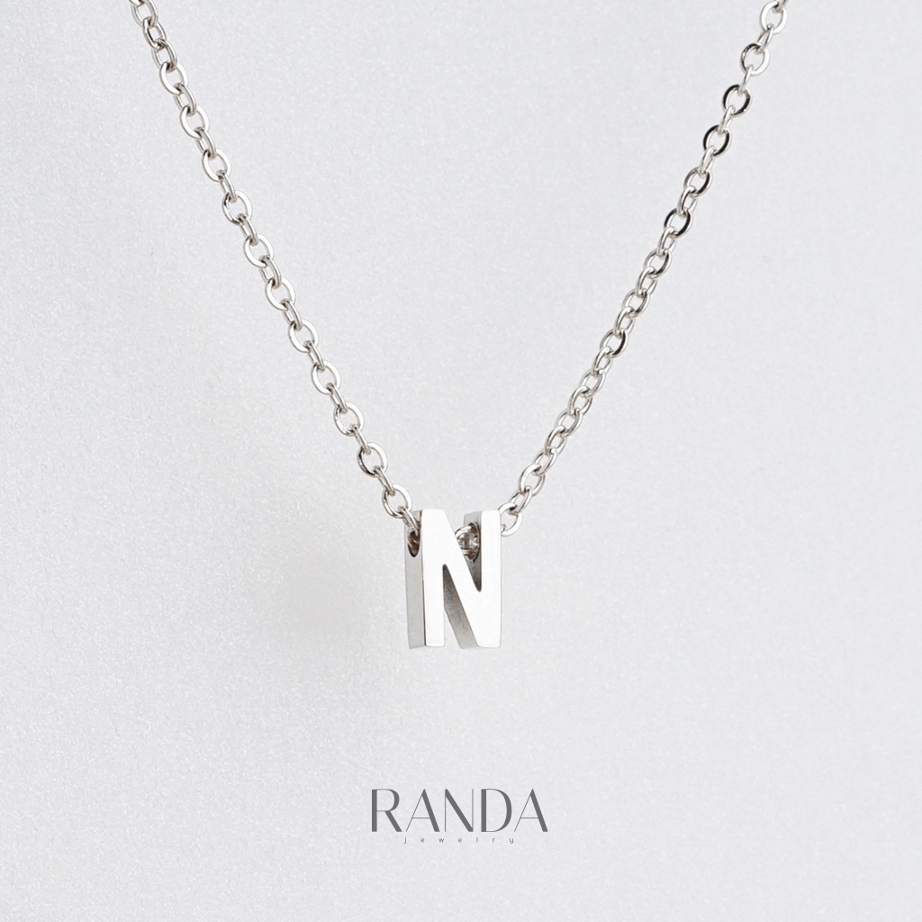 Randa สร้อยคอตัวอักษร สีเงิน ตัวพิมพ์ใหญ่ N-Z สแตนเลส เลือกความยาว DIY มินิมอล ไม่ลอกไม่ดำ ลงทะเล โดนน้ำหอมได้