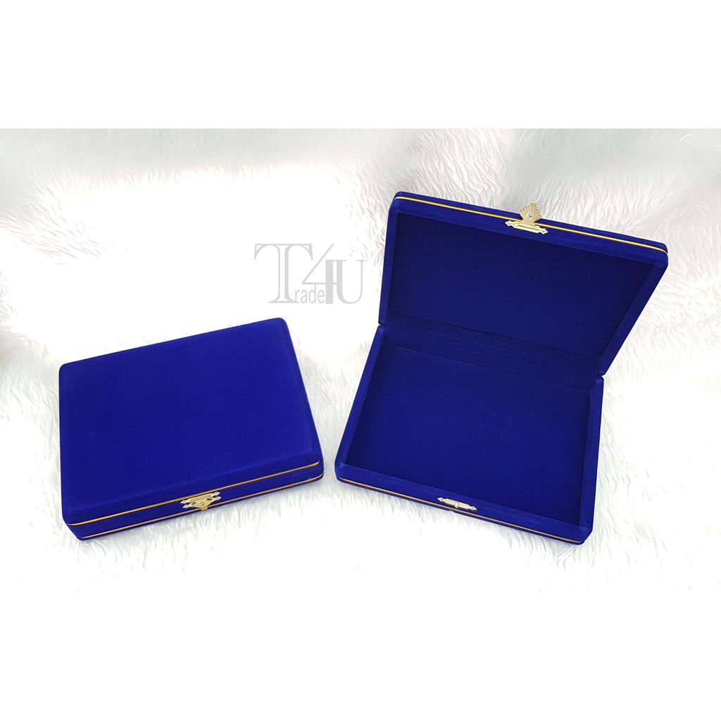#กล่องกำมะหยี่ คิ้วทอง ปูเรียบ 6×8 นิ้ว สีน้ำเงิน – โปรปัง
