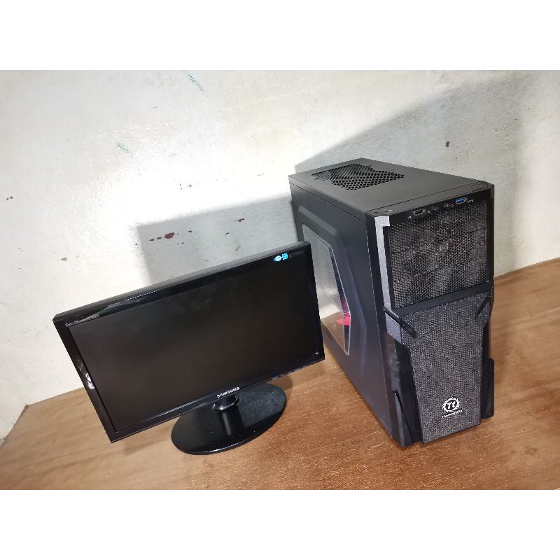 คอมพิวเตอร์ตั้งโต๊ะcpu-i3-ram4Gจอ17นี่วใช้wifiได้