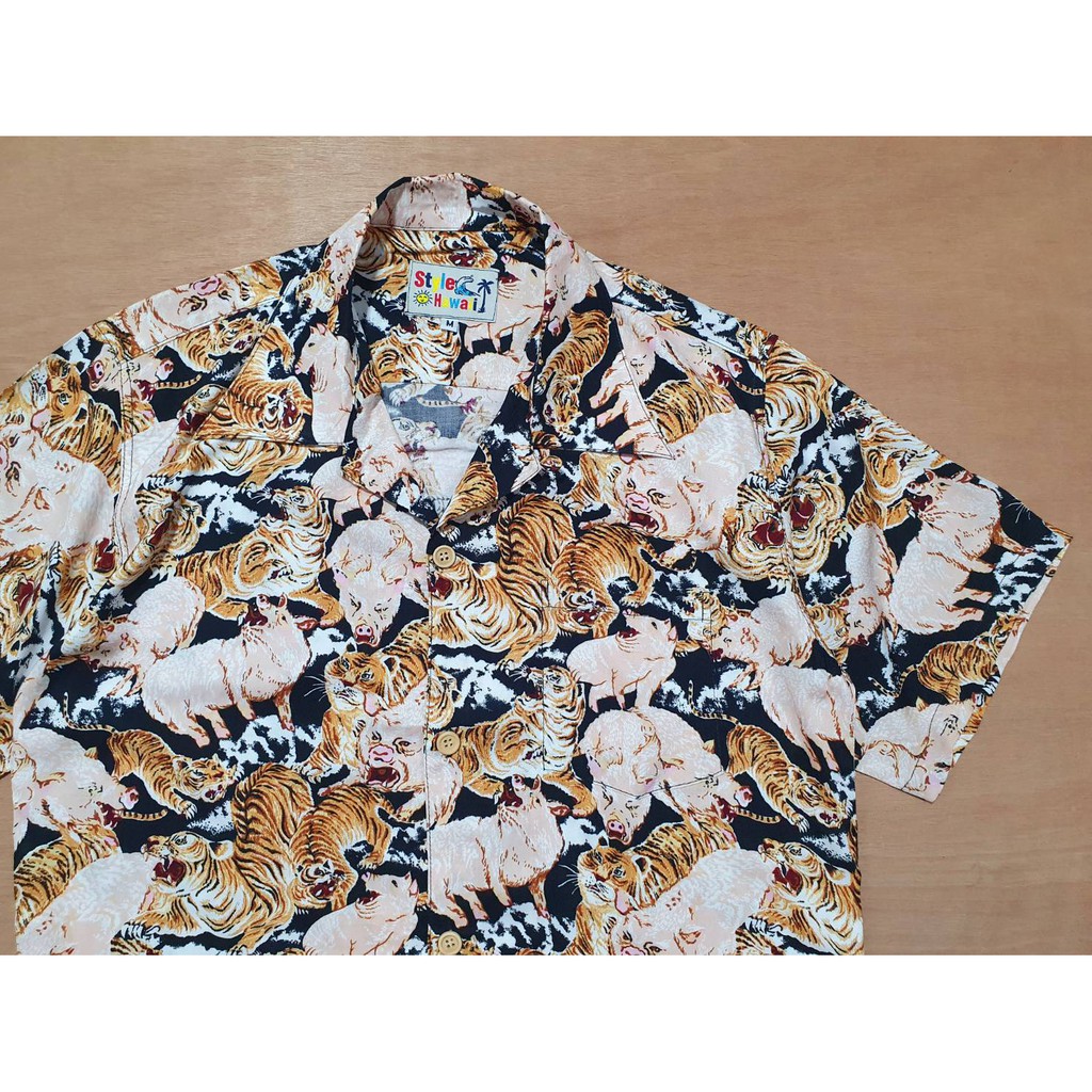 หมูกัดเสือ - Style Hawaii  rayon 100%