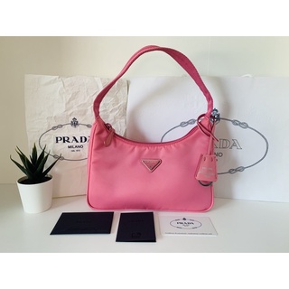 Prada re edition สี begonia