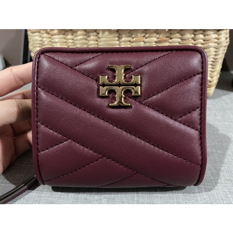 กระเป๋าสตางค์ Tory Burch Kira Chevron bi-fold Wallet ของแท้ 💯