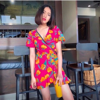 เดรสลายดอกสดใส 💃
