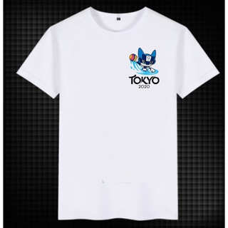 Nf2gd256ew เสื้อยืดโปโลแขนสั้น ผ้าฝ้าย พิมพ์ลาย Tokyo Olympic Games Pocket Mascot Water สีขาว สําหรับผู้ชาย RYN126DGE137