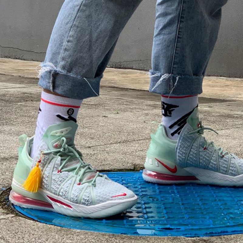 lbj18 nike