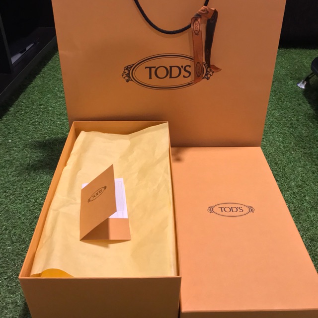 กล่องใส่รองเท้า Tod’s แท้