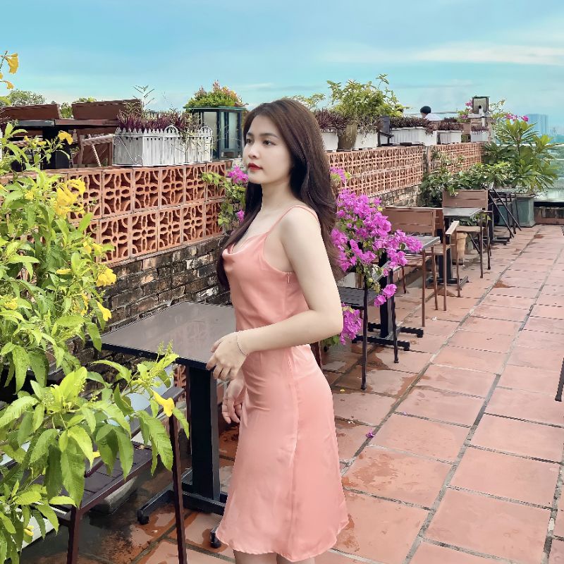 ชุดเดรสคอปกตัว Awo หรูหรา