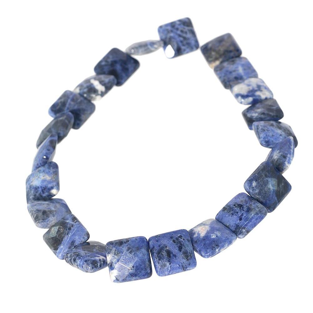 ลูกปัดหินแท้ ลักษณะเม็ดสี่เหลี่ยมแบนเจี่ยเหลี่ยม หินโซดาไลท์ 18x18 mm - (LZ-0295 สีน้ำเงิน)