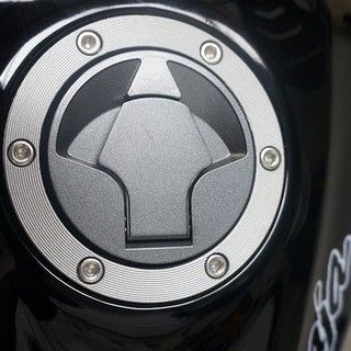 ชุดน็อตอลูมิเนียม สำหรับฝาถังเดิม Kawasaki Versys 650 15+