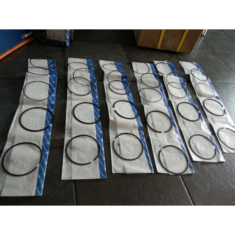 Mahle PISTON RING BMW E81 E90 E87 E91 E84 E83 E85 (N46) ชุดสําหรับ 4 PISTONS 1125 7 562 457
